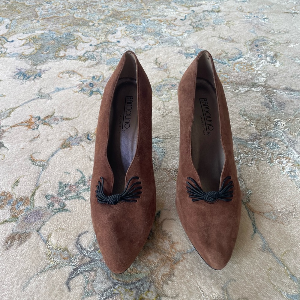 BANDOLINO Made in Italy Short Heel Shoe!! Never been worn before!!!!
